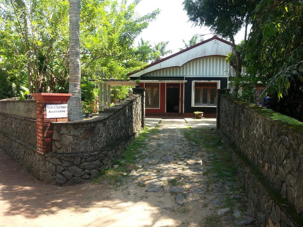 Ferienwohnung Lal House Hikkaduwa Exterior foto